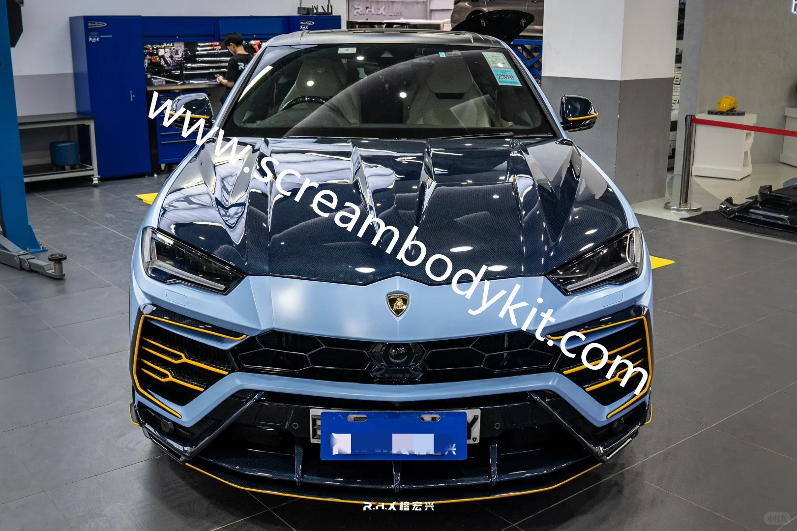 Lamborghini Urus Novitec body kit whees rims blue carbon fiber hood spoiler wing