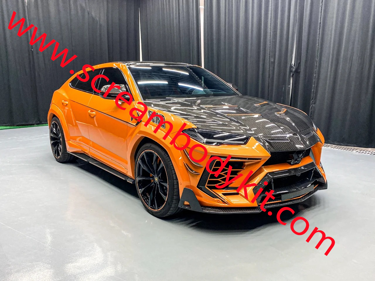 Lamborghini URUS Mansory wide body kit full dry carbon fiber